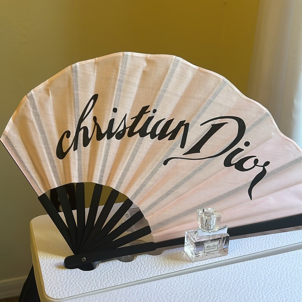 Brand New DIOR Miss Dior Fan - Picture 9 of 16